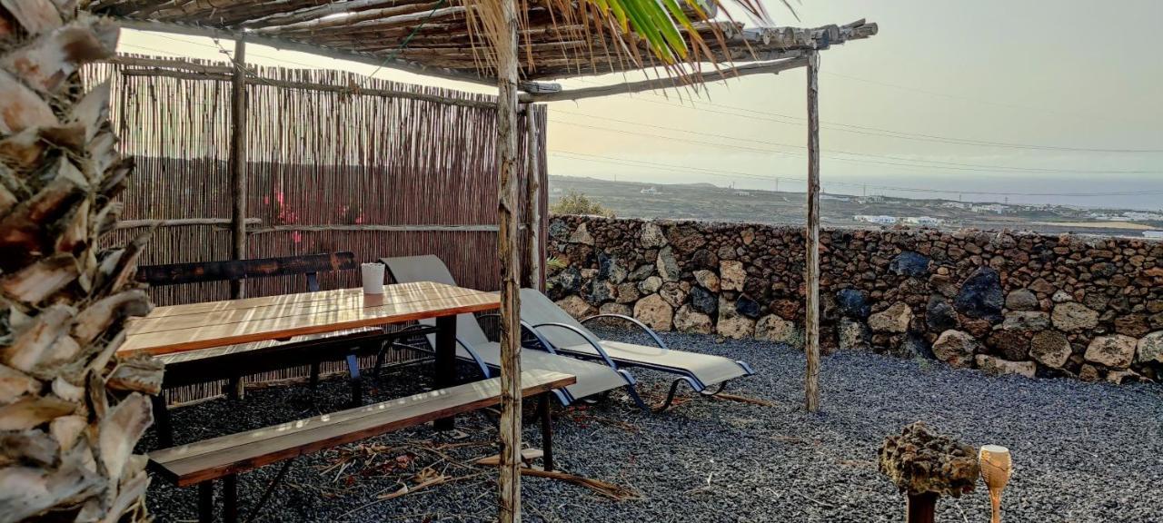 דירות Tías Gemuetliche Holzjurte La Asomada Lanzarote מראה חיצוני תמונה