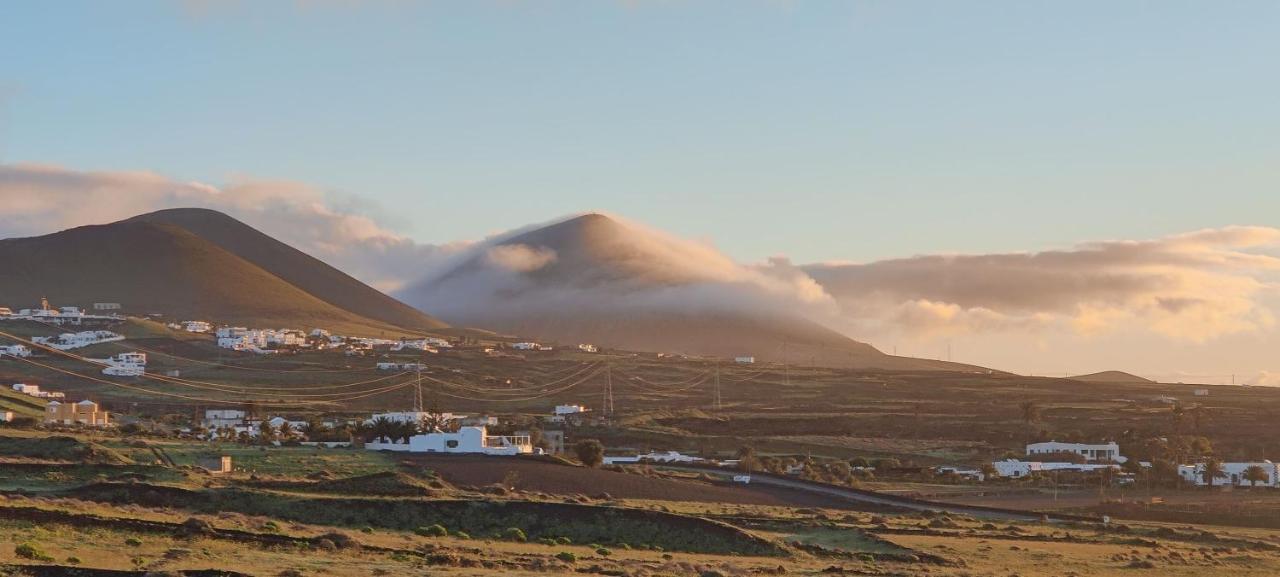 דירות Tías Gemuetliche Holzjurte La Asomada Lanzarote מראה חיצוני תמונה