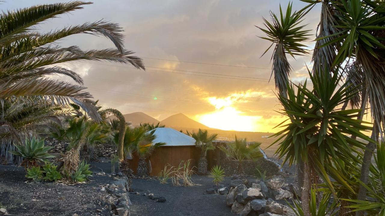 דירות Tías Gemuetliche Holzjurte La Asomada Lanzarote מראה חיצוני תמונה